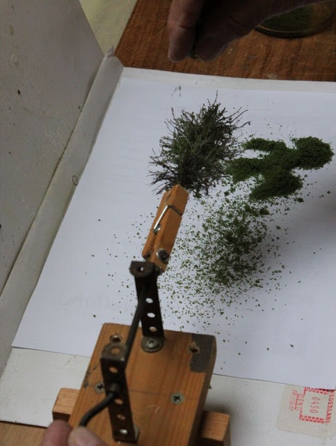 Making your handmade seasonal tree models step by step adds an extra scenic dimension to any model railroad. They aesthetically enhance landscapes with their colour and texture, helping scenery to appear more well balanced and natural. I would personally recommend to all model railroaders to apply this type of terrain to their models in order to get the fullest level of visual pleasure.
